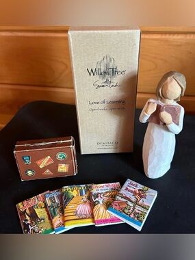Willow Tree " Love of Learning 📚 " Figurine